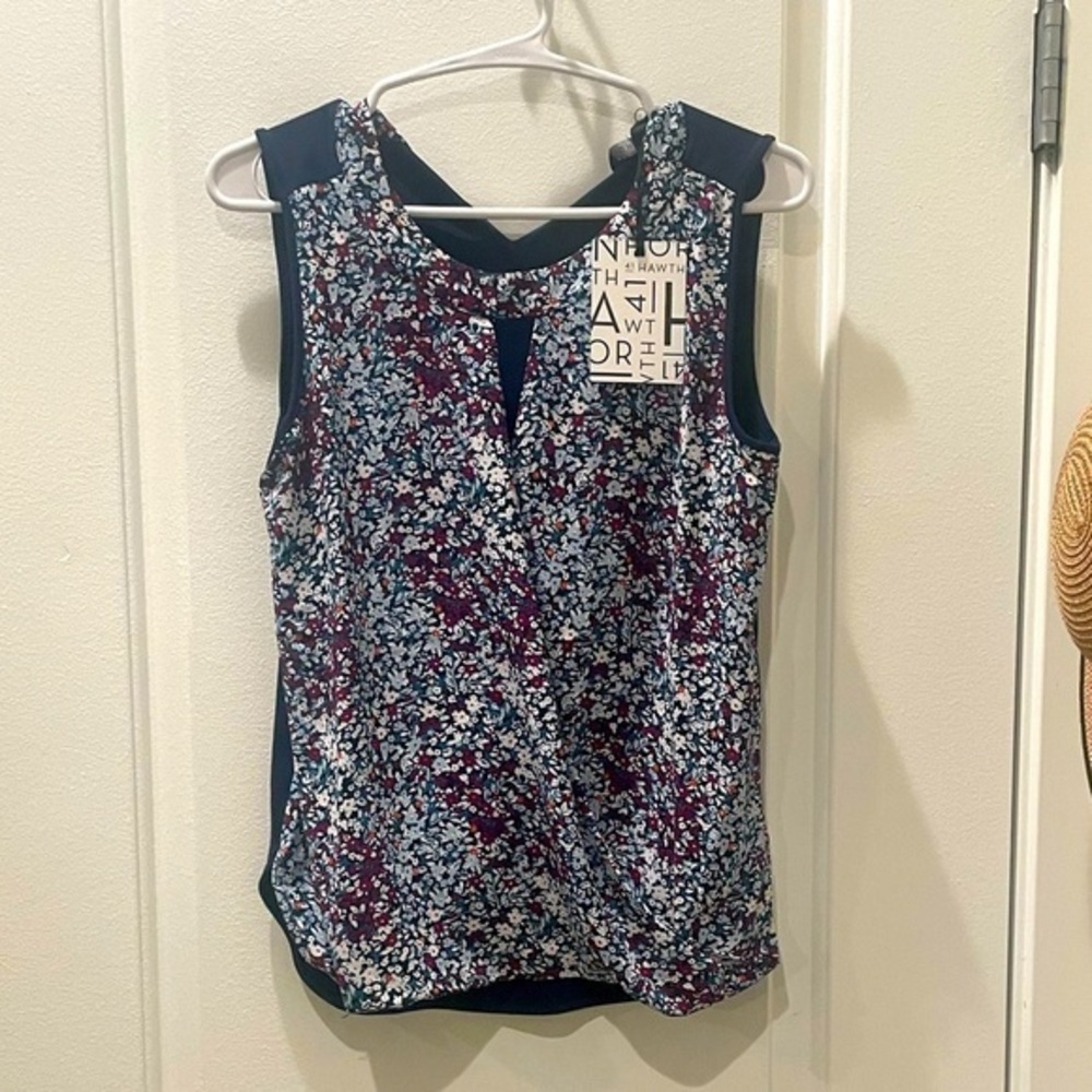 NEW…41 Hawthorn Clearwater Mixed Media Surplice Floral Top
